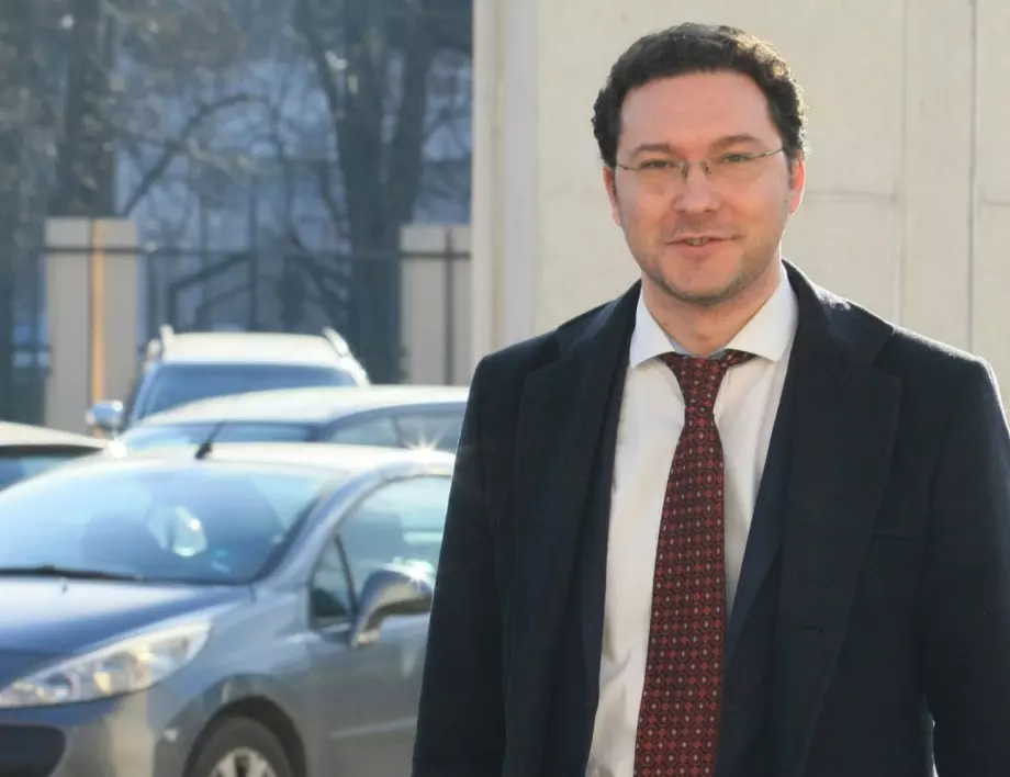 Даниел Митов: Служебното правителство показва, че ИТН, ДБ и БСП вероятно са били в координация с президента