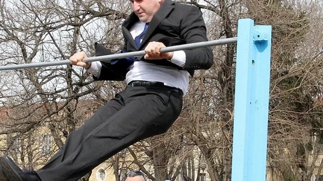 Румен Радев изуми с атлетични способности (Снимки) 