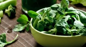 Хапвайте спанак за нормално кръвно налягане