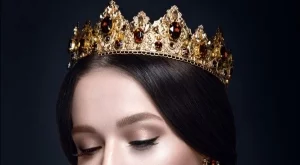 Тежестта на женската корона