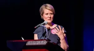 Миранда от  "Сексът и градът" се кандидатира за губернатор