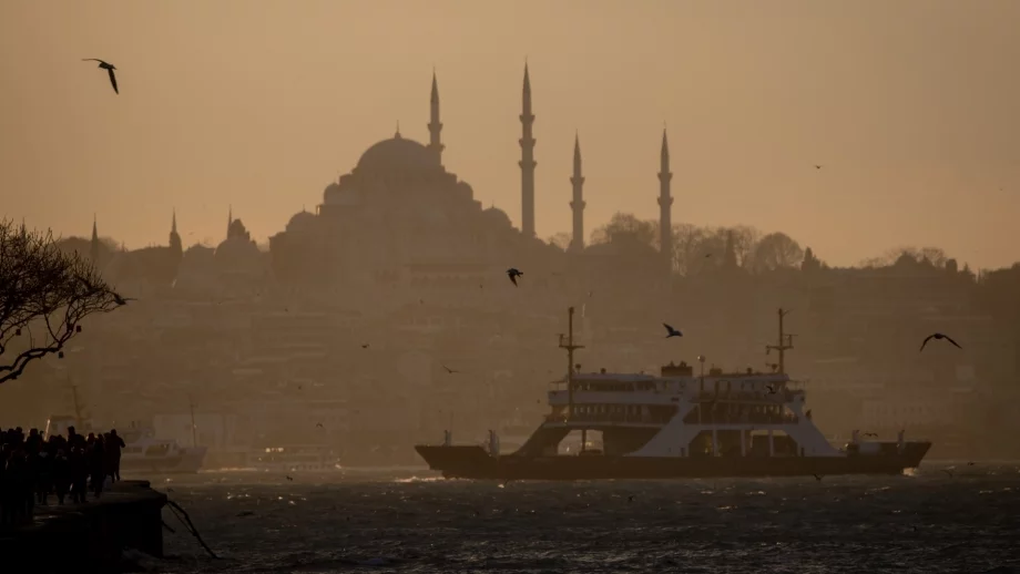 Турци масово губят имотите си заради кризата 