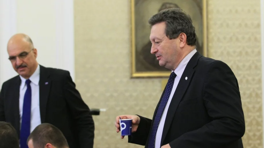 ГЕРБ поиска изключването на Ерменков от парламента заради "отровената" вода