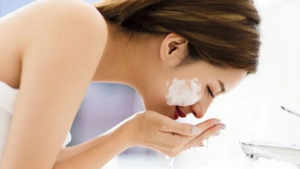 Как да почистваме лицето си правилно