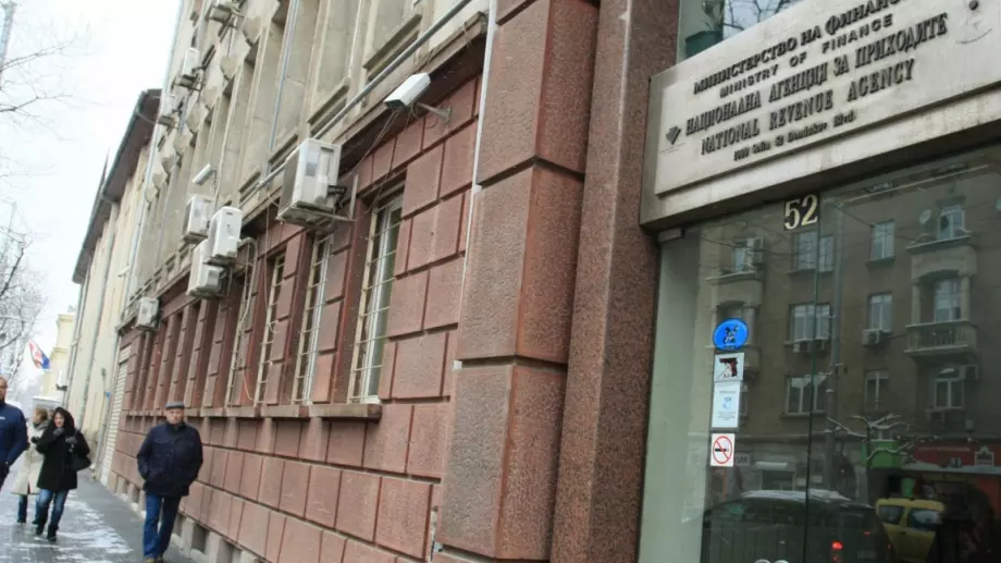 НАП въведе по-сигурни плащания с банкови карти