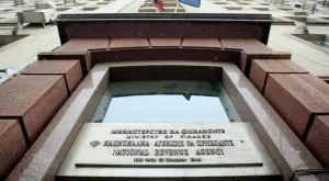 НАП: Абитуриентите плащат сами здравните си осигуровки през летните месеци