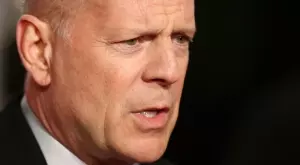 Брус Уилис страда от деменция 