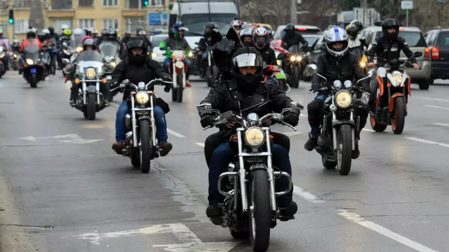 Каква е най-важната част от мото екипировката и защо не бива да се пренебрегва?