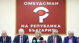 Работодателите били в код "оранжево" за протест срещу американските централи