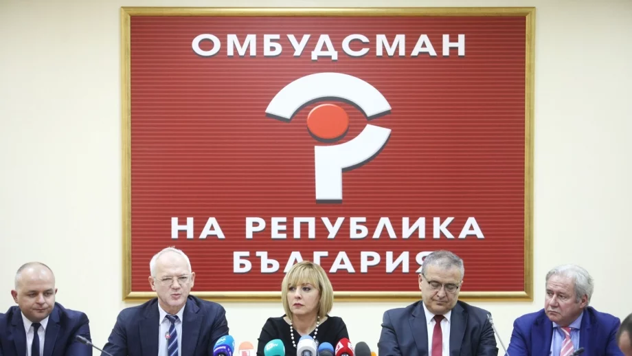 Работодателите били в код "оранжево" за протест срещу американските централи