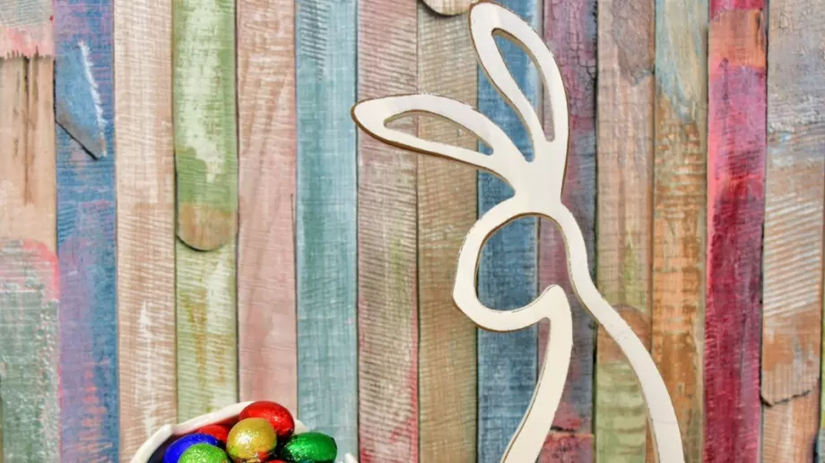 Великденски зайци със спринцовки предлагат в Унгария