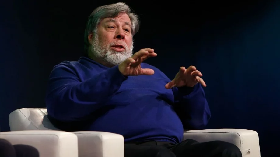 Съоснователят на Apple Стив Возняк: Махнете се от Facebook!