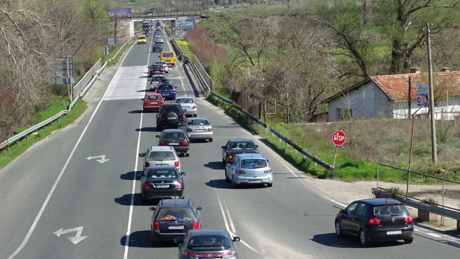 На първо четене: Автомобилите без винетки няма да могат да напускат страната