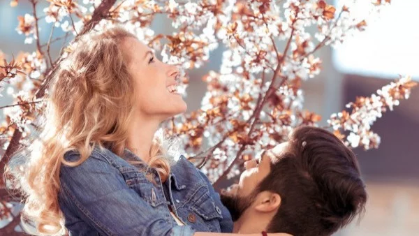 Какво обичат в сериозните връзки различните зодии - 1 част