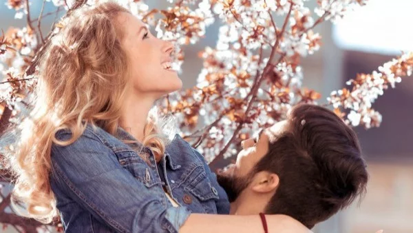 Изтегли си ЛЮБОВНО късметче за май