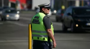 Виц на деня: Катаджия спира специален шофьор