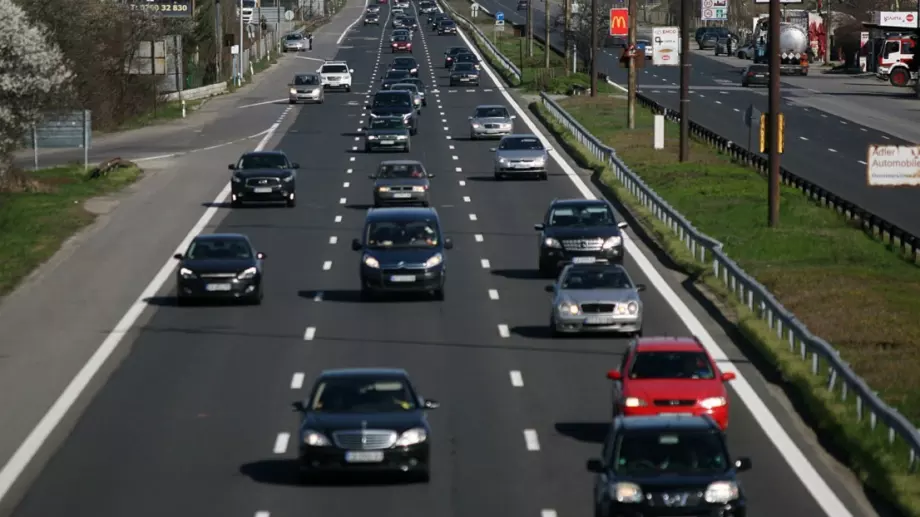Забраняват коли с голям разход на гориво, сменяме ги с електромобили