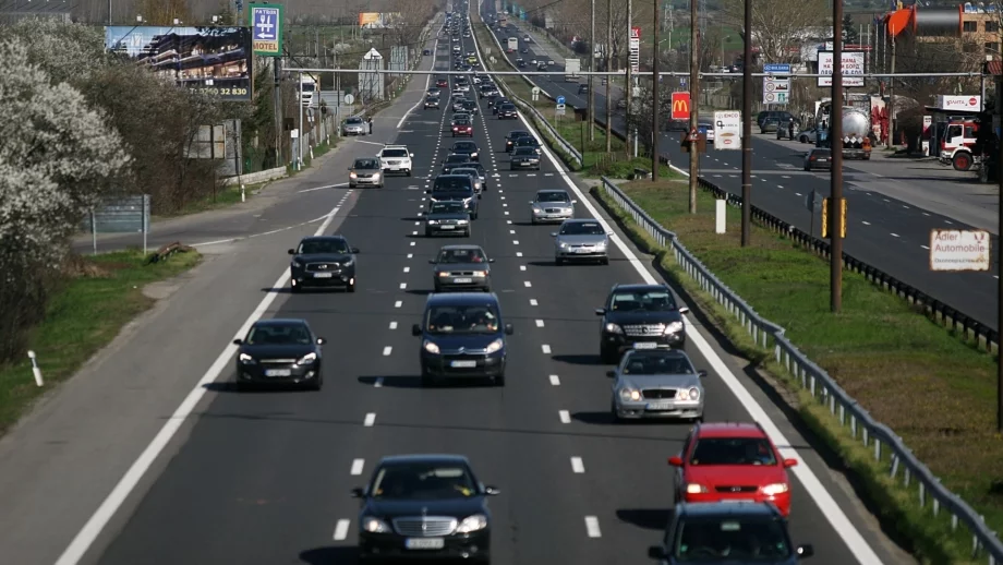 Продажбите на нови коли в България скочиха с 10%