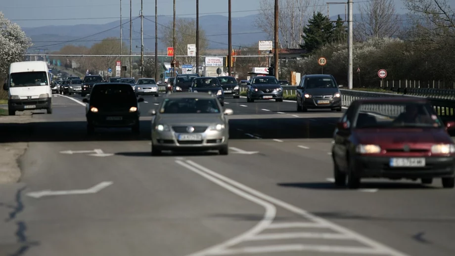 Вдигат данъците за старите коли, смъкват тези за новите