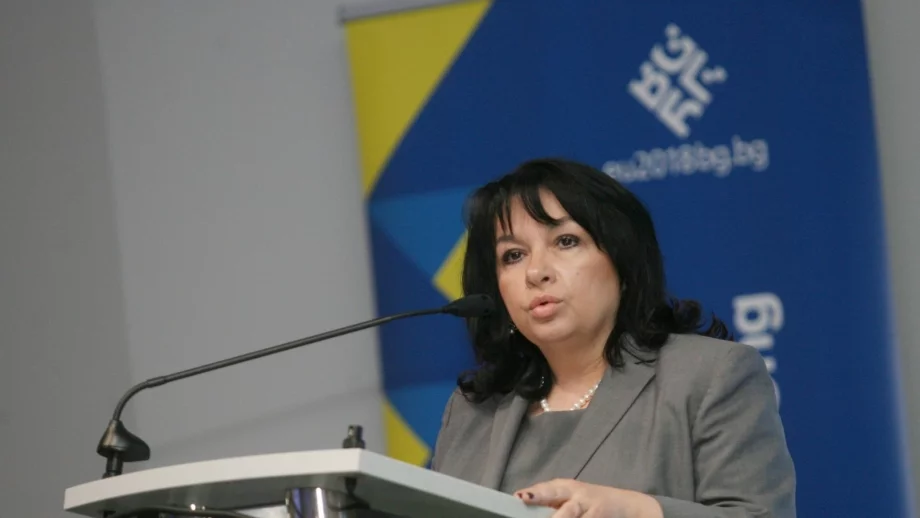 Петкова: При сделката за ЧЕЗ няма да бъде застрашена енергийната сигурност
