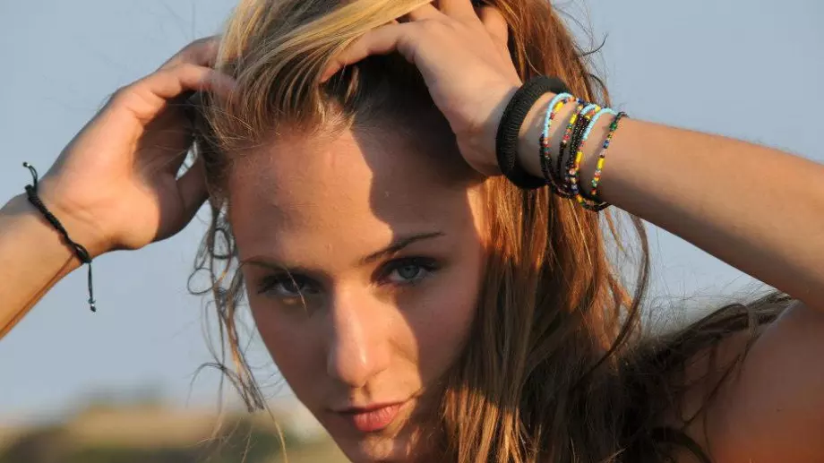 Внучката на Тодор Колев се показа гола (СНИМКИ)