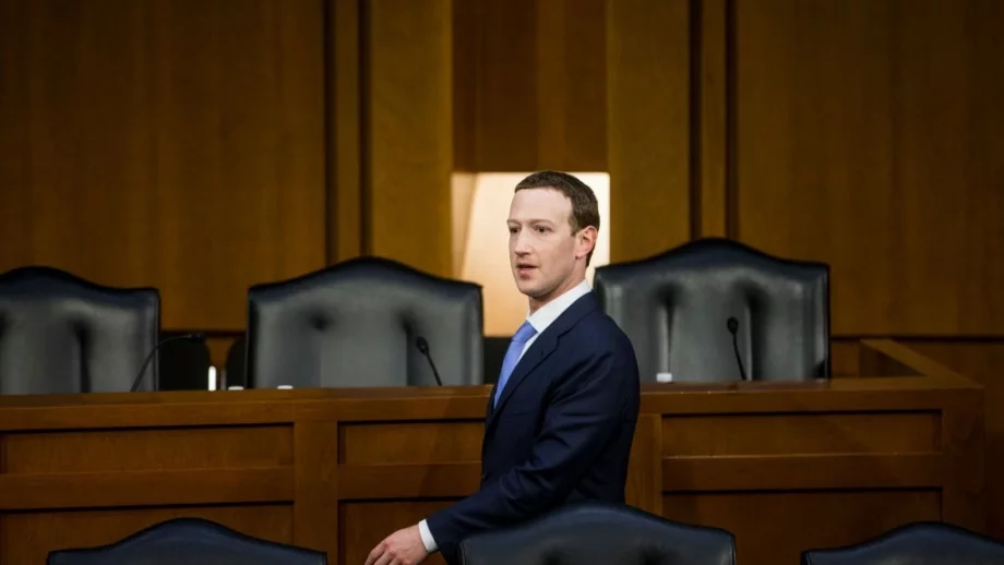 Зукърбърг защити Facebook в 1000 думи