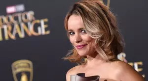 Рейчъл Макадамс шокира феновете си с космати подмишници (СНИМКИ)