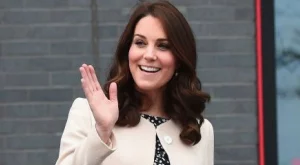 Кейт Мидълтън влезе в болница да ражда