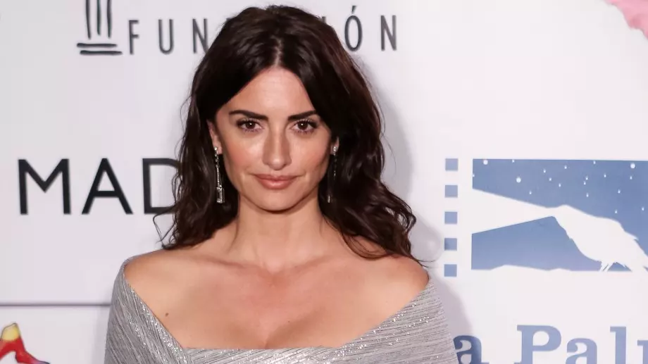 Пенелопе Крус взриви с лятна гореща фотосесия (СНИМКИ)