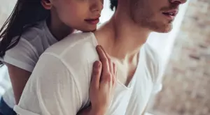 Зодиите, които си падат по лоши момчета   