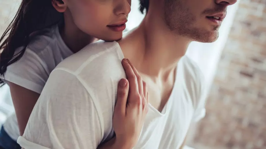 Зодиите, които си падат по лоши момчета   