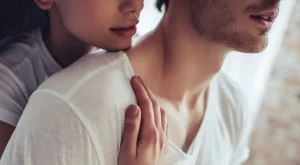 Пазете се да не обичате откровено