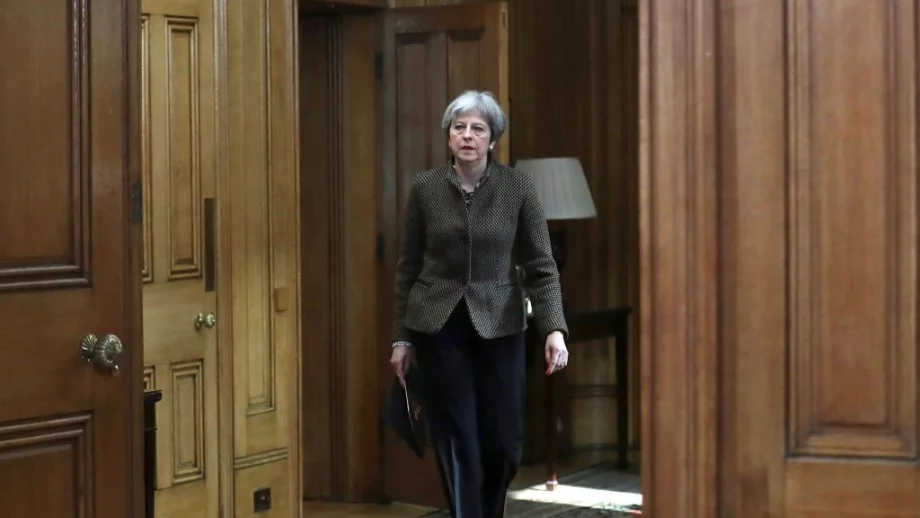 Тереза Мей поема контрола над Brexit 