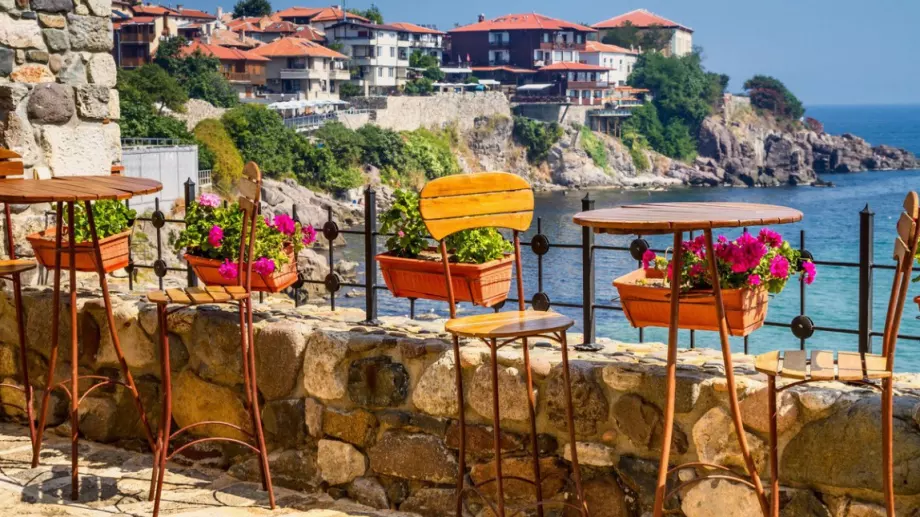 Туристическият бранш иска "60 на 40" поне до края на летния сезон