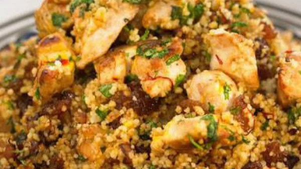 Пилешкo със стафиди и кускус