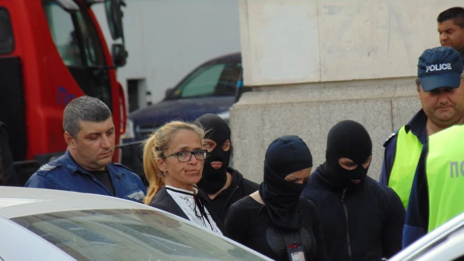 Защитници на Иванчева разказаха за имотни измами в "Младост"