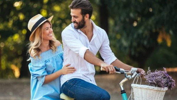 Какво представлява щастливата връзка според зодията