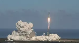 SpaceX изстреля ракета със спътници Starlink