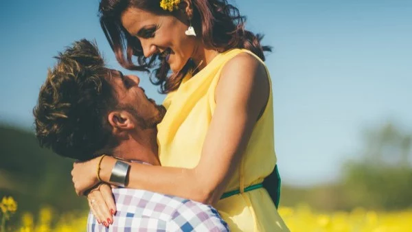 Една зодия ще се ВЛЮБИ в хороскопа за 12 юни