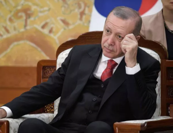 Турската лира се срина, след като Ердоган обяви лихвите за "зло"