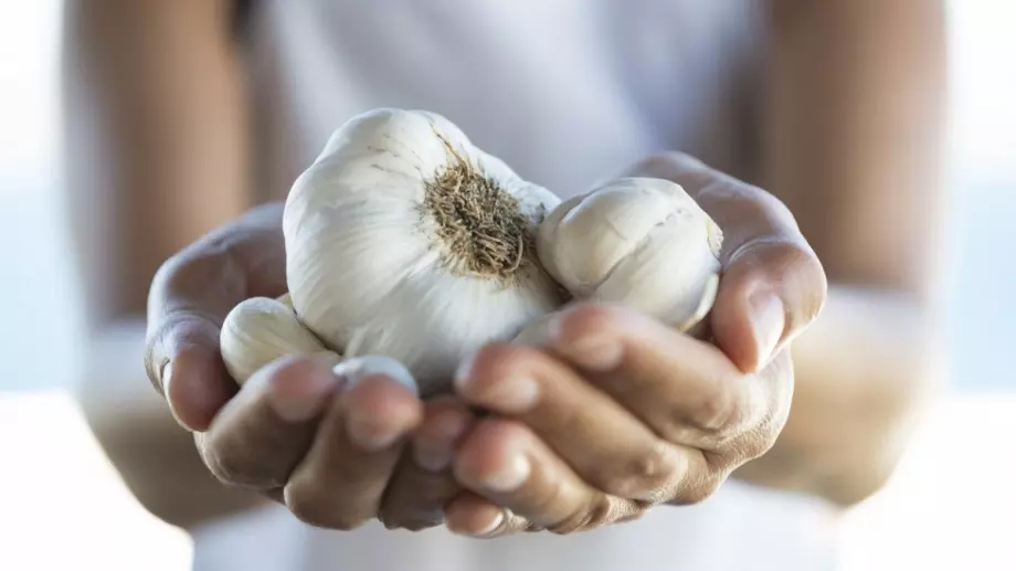 Налудничаво, но факт - ето защо трябва да слагаме чесън под възглавницата си всяка нощ