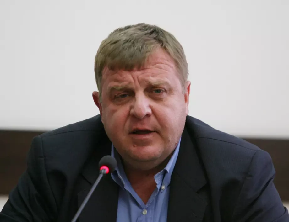 Каракачанов вижда по-бавна модернизация за армията заради коронавируса 