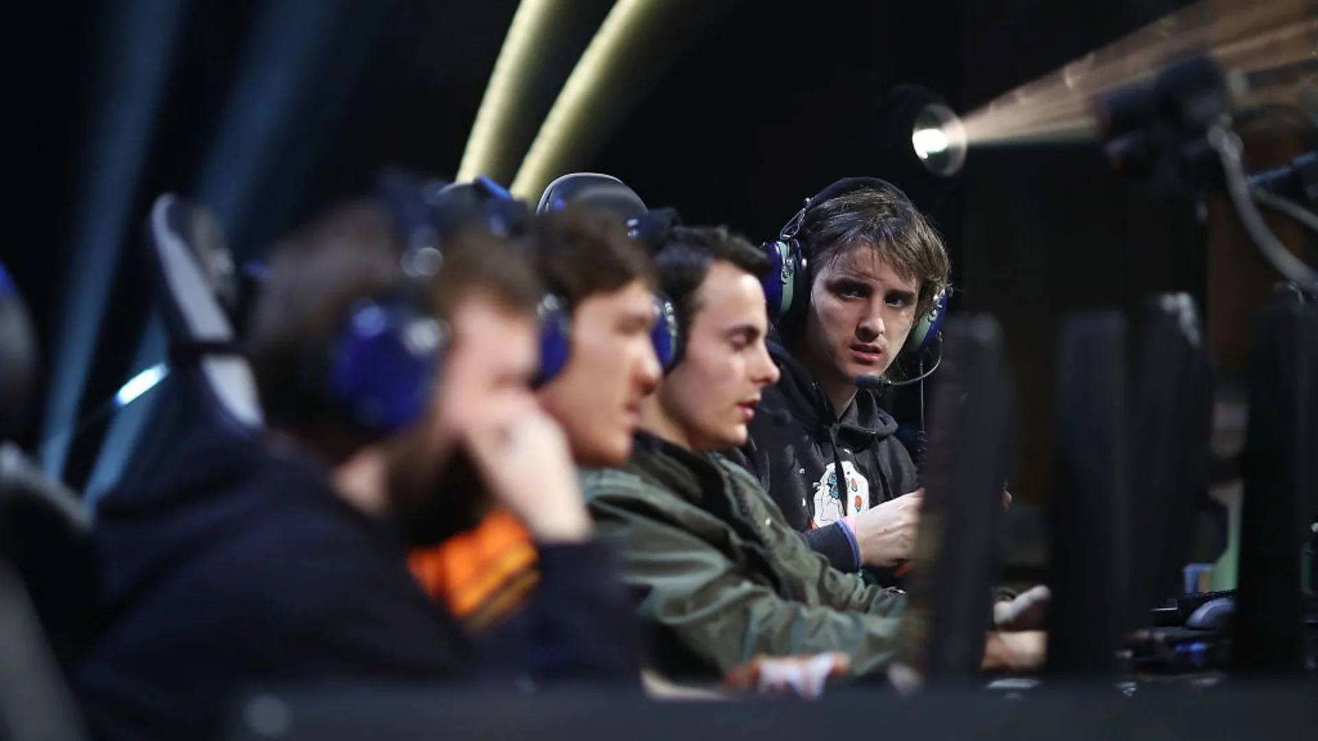 Плавно се движейки през конкурентната среда: Разбиране на Електронните Спортове