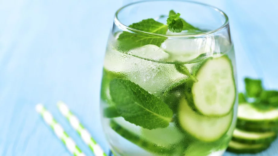 Какво ще се случи с тялото ви, ако пиете вода с краставица в жегата?
