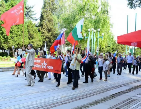 Във Видин отбелязаха 9 май с шествие и поклонение на Руското военно гробище 