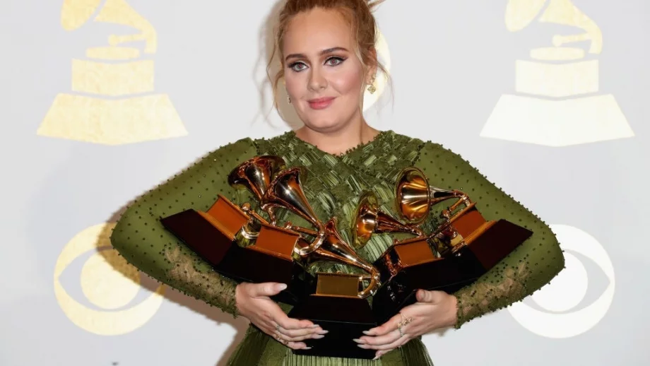 Топ 10 на най-богатите британски певци и певици под 30-годишна възраст