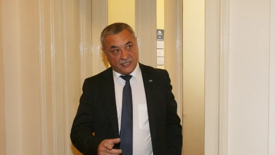 Проверяват доходите на 302-ма собственици на луксозни автомобили