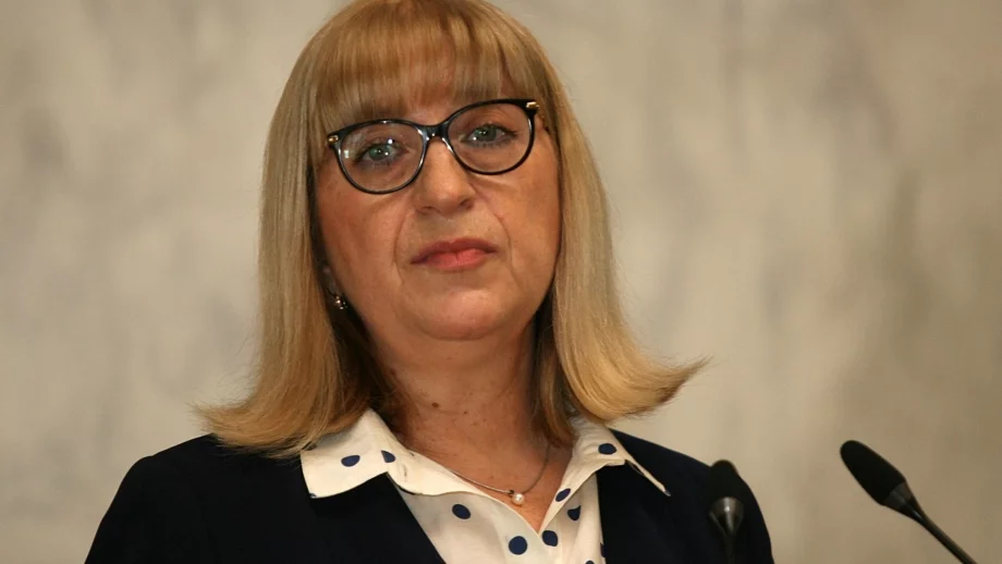 Цачева: Няма опасност Търговският регистър отново да спре