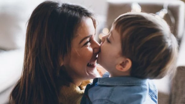 Мили деца, вие сте човеци и нечовеци като нас