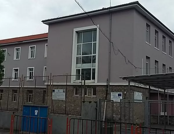 Търсят нови директори за две училища в Асеновградско